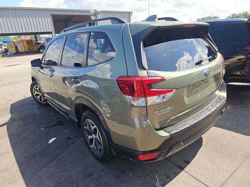 Used 2020 Subaru Forester Premium AWD/4WD image 8
