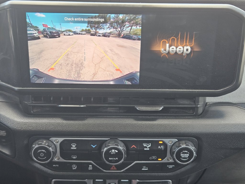 Used 2025 Jeep Gladiator Sport AWD/4WD image 18