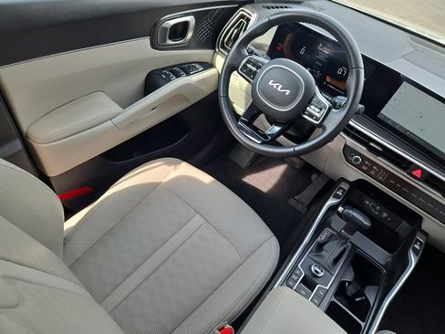 Certified 2025 Kia Sorento S FWD image 38