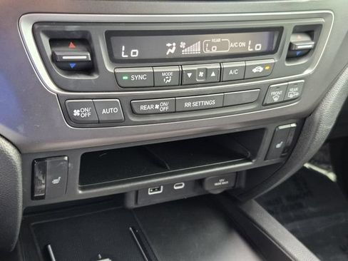 Used 2025 Honda Passport EX-L image 18