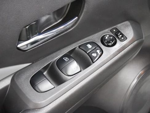 Used 2021 Nissan Kicks SR w/ SR Premium Package FWD image 10