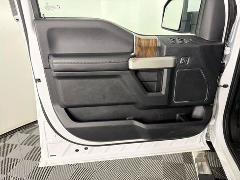 Used 2020 Ford F150 Lariat RWD image 8
