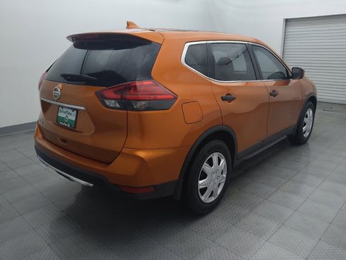 Used 2017 Nissan Rogue S image 9