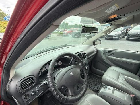 Used 2007 Dodge Grand Caravan SXT w/ Leather Interior Group FWD image 7