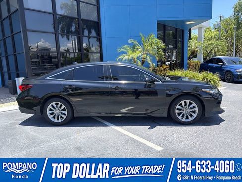 Used 2021 Toyota Avalon XLE w/ Moonroof Package FWD image 10