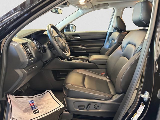 Used 2024 Nissan Pathfinder SL w/ SL Premium Package AWD/4WD image 10