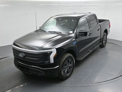New 2025 Ford F150 Lightning Lariat image 36