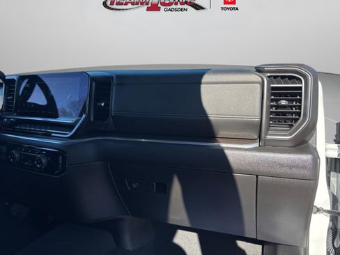 Used 2024 Chevrolet Silverado 2500 LT image 44