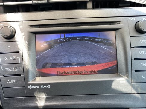 Used 2015 Toyota Prius Persona Series FWD image 20