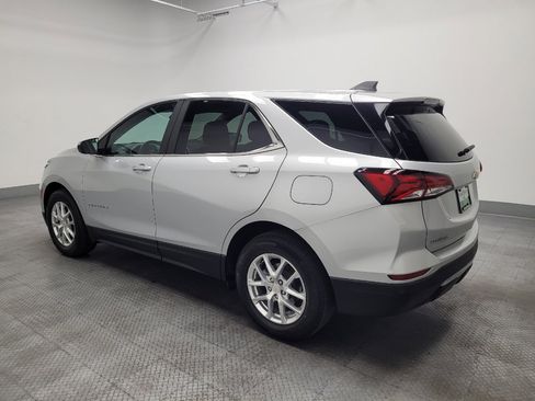 Used 2022 Chevrolet Equinox LT FWD image 2