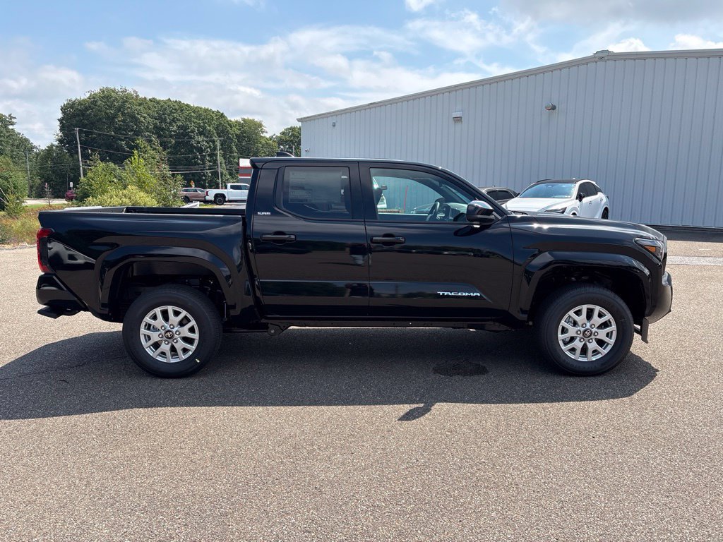 Used 2026 Toyota Tacoma SR5 AWD/4WD image 8