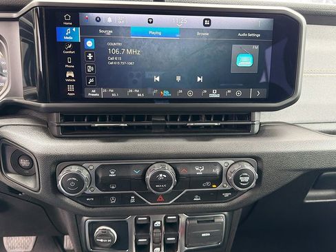 Used 2024 Jeep Wrangler Sport S image 27