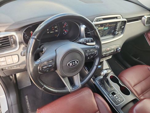 Used 2017 Kia Sorento SX FWD image 10