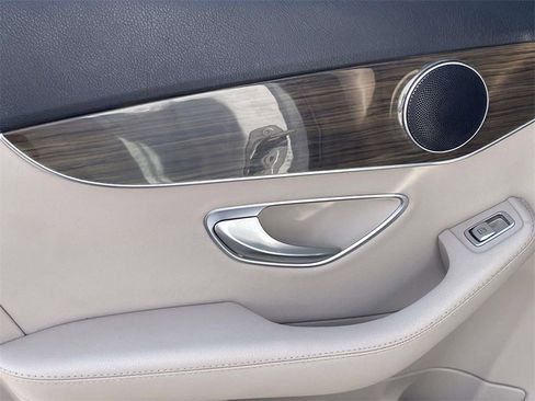 Used 2019 Mercedes-Benz C 300 Sedan image 11