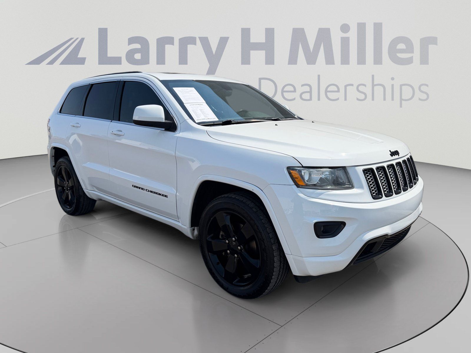 Used 2015 Jeep Grand Cherokee Altitude RWD image 7