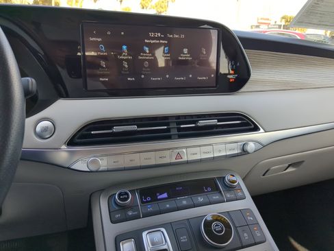 Used 2022 Hyundai Palisade Calligraphy image 21