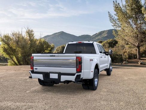 New 2025 Ford F450 Platinum w/ Platinum Plus Package image 8