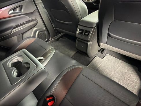 Used 2024 Chevrolet Equinox EV RS FWD image 30