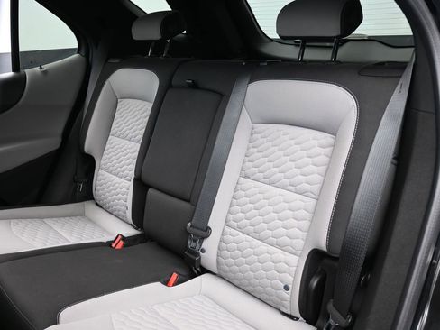 Used 2020 Chevrolet Equinox LS image 24