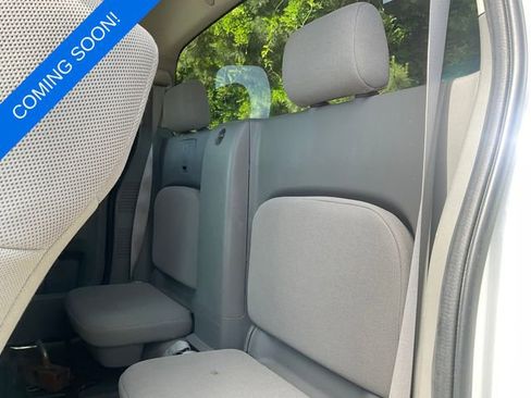 Used 2010 Nissan Frontier XE w/ XE Preferred Pkg RWD image 3