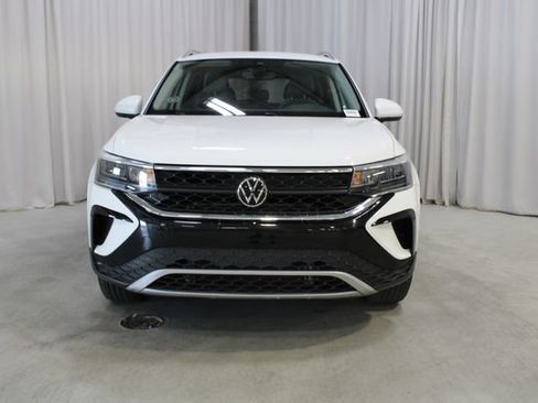 Used 2024 Volkswagen Taos SE AWD/4WD image 36