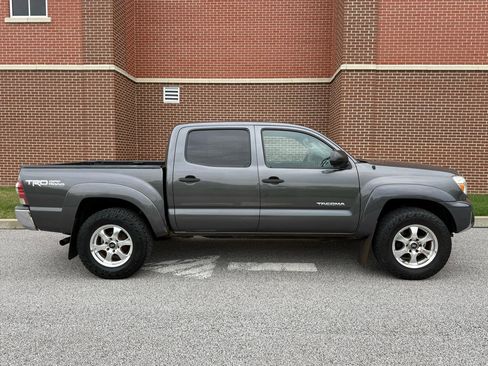 Used 2013 Toyota Tacoma 4x4 Double Cab w/ TRD Off-Road Pkg image 18