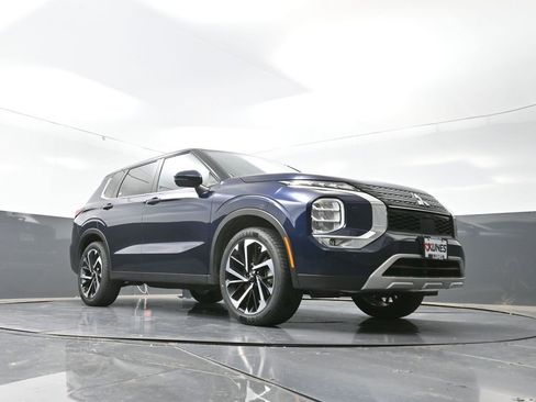 Used 2024 Mitsubishi Outlander SE image 52