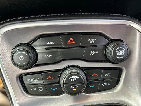Used 2019 Dodge Challenger SXT image 20