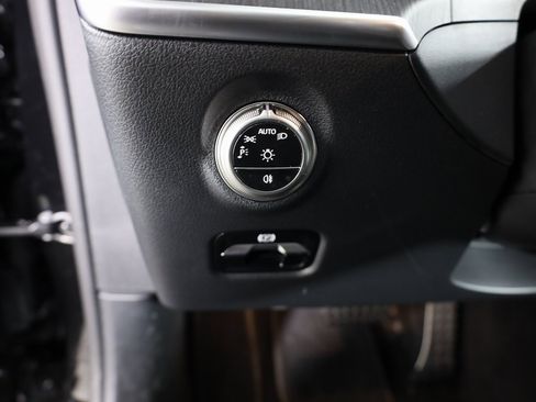 Certified 2025 Mercedes-Benz C 300 4MATIC Sedan image 10