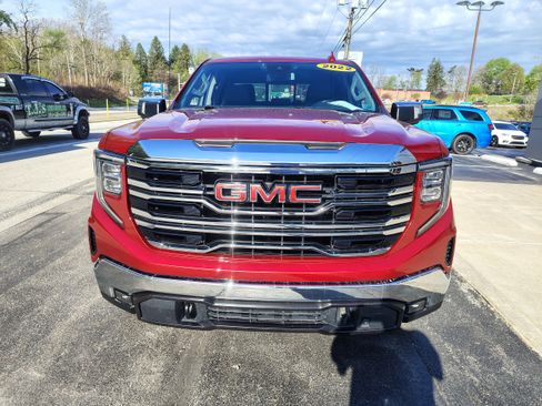 Used 2022 GMC Sierra 1500 SLT w/ SLT Convenience Package AWD/4WD image 3
