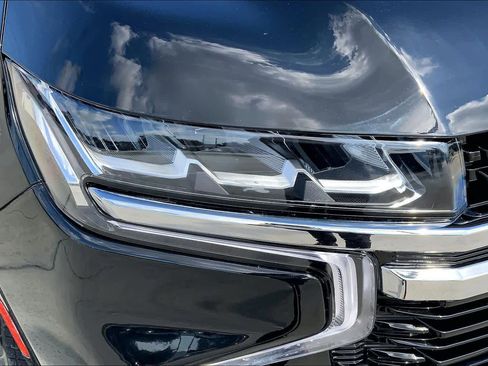 Used 2021 Chevrolet Suburban Premier w/ Texas Edition RWD image 26