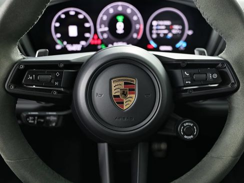Certified 2025 Porsche Cayenne GTS AWD/4WD image 36