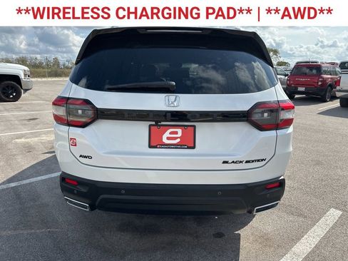 Used 2025 Honda Pilot Black Edition image 7