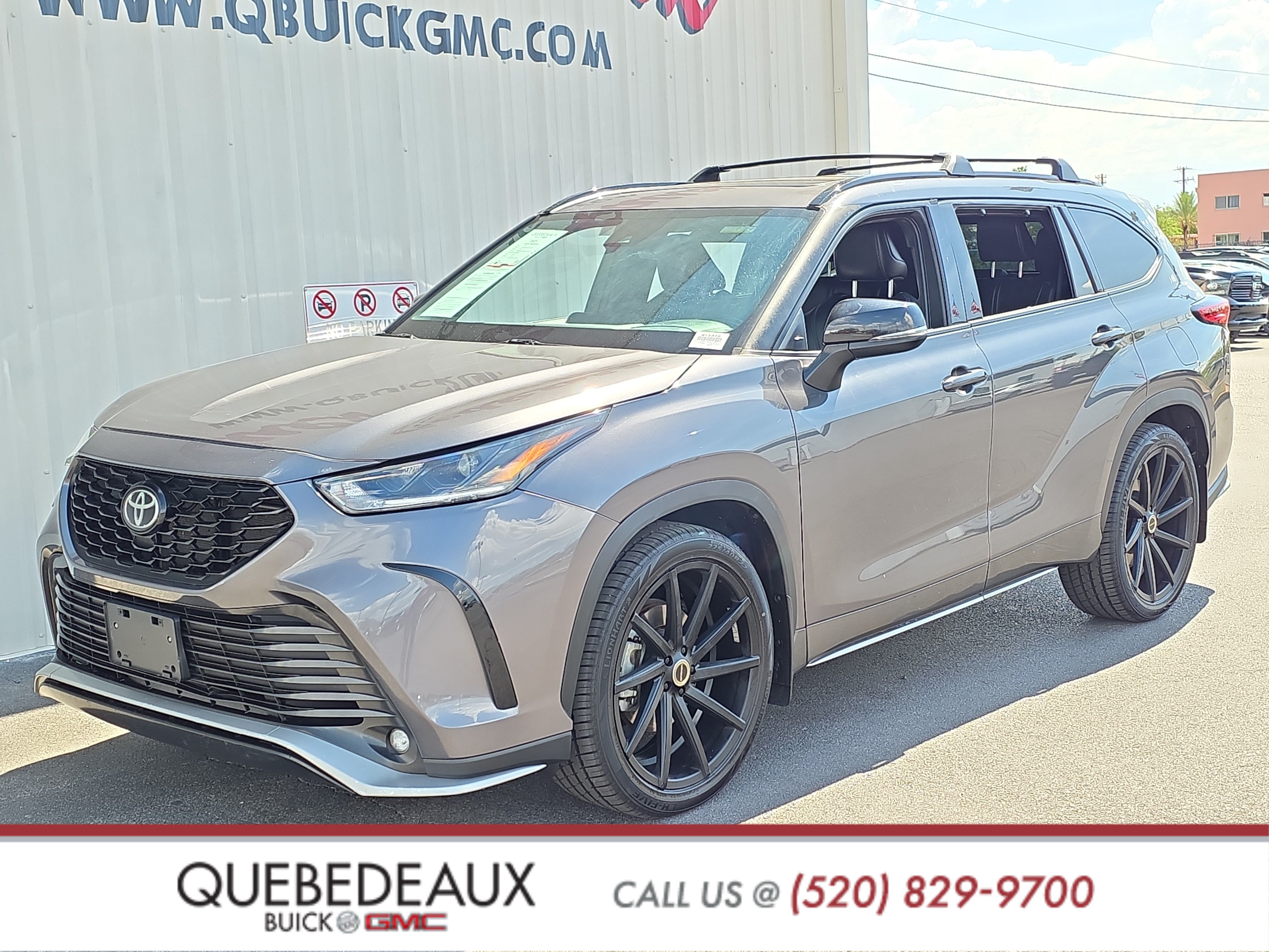 Used 2021 Toyota Highlander XSE FWD image 3