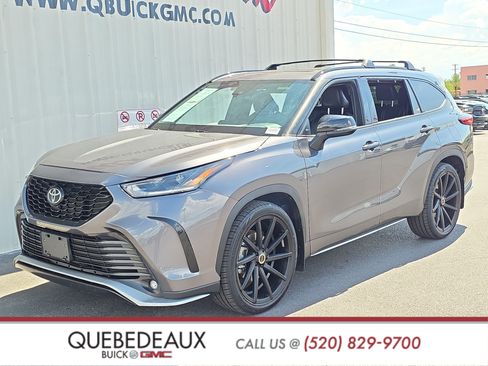 Used 2021 Toyota Highlander XSE FWD image 3