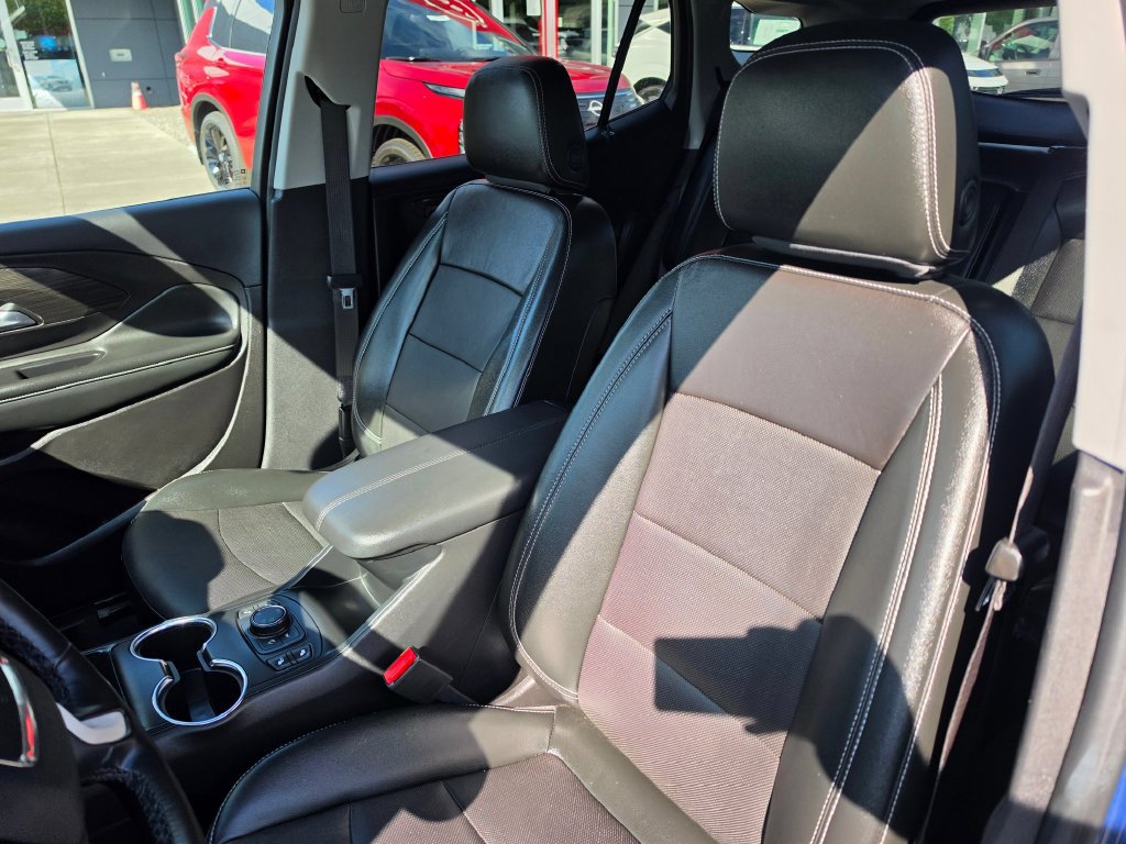Used 2024 GMC Terrain SLT AWD/4WD image 21