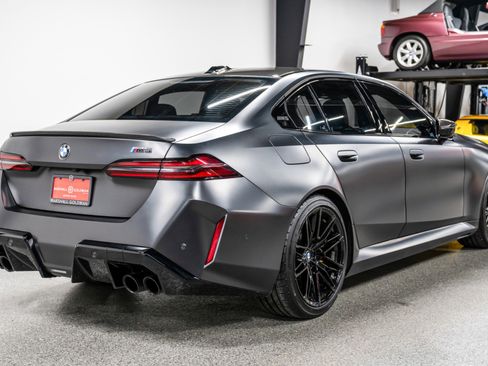 Used 2025 BMW M5 -Carbon Ceramic Brakes, Execut w/ Carbon Package image 8