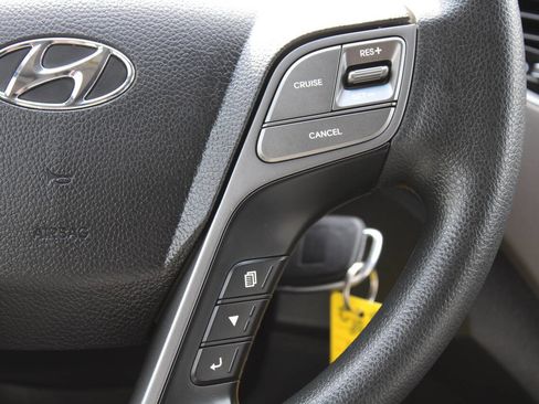 Used 2019 Hyundai Santa Fe XL SE image 38