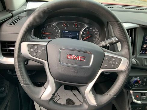 Used 2024 GMC Terrain SLE w/ Driver Convenience Package image 20