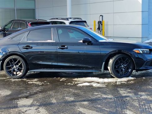 Used 2024 Honda Civic Sport image 2