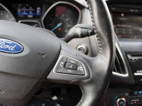 Used 2015 Ford Focus Titanium FWD image 17