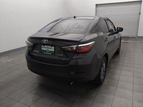 Used 2019 Toyota Yaris XLE FWD image 7