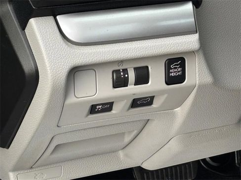 Used 2014 Subaru Forester 2.5i Touring image 9