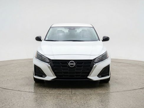 Used 2025 Nissan Altima 2.5 SV image 2