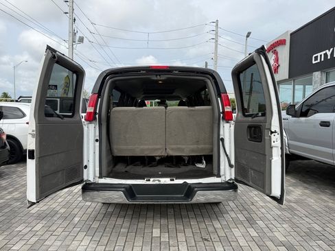 Used 2020 Chevrolet Express 3500 LT w/ LT Preferred Equipment Group image 8