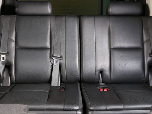 Used 2007 Cadillac Escalade AWD w/ Information Package image 64