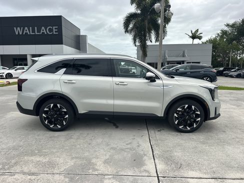 New 2026 Kia Sorento SX FWD image 8