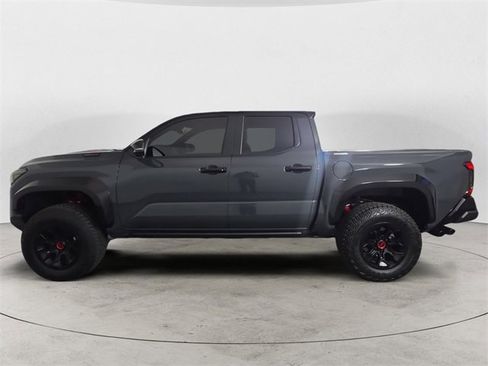 Used 2025 Toyota Tacoma TRD Pro image 2
