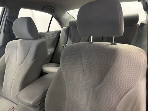 Used 2011 Toyota Camry LE image 16