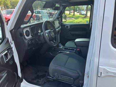 Used 2024 Jeep Wrangler Unlimited AWD/4WD image 12